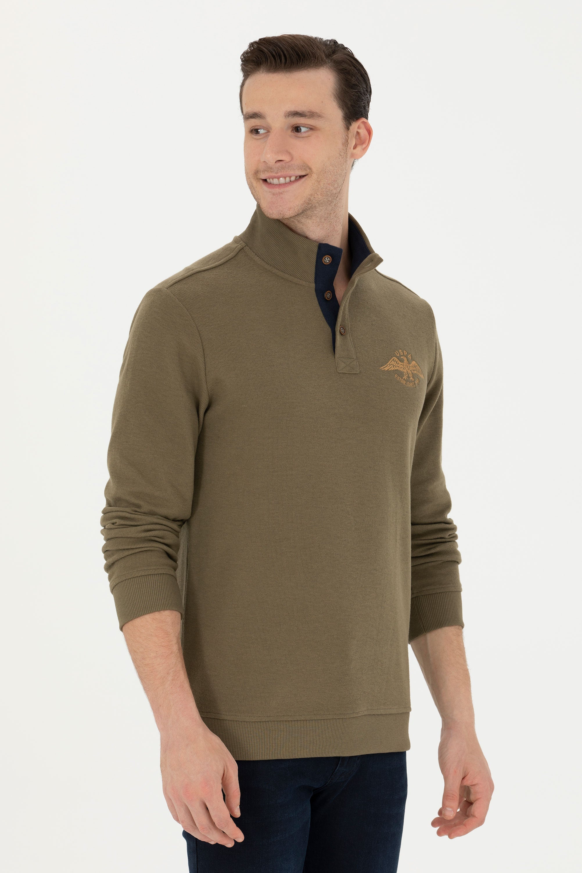 хаки-суитчър-8-1668573-1