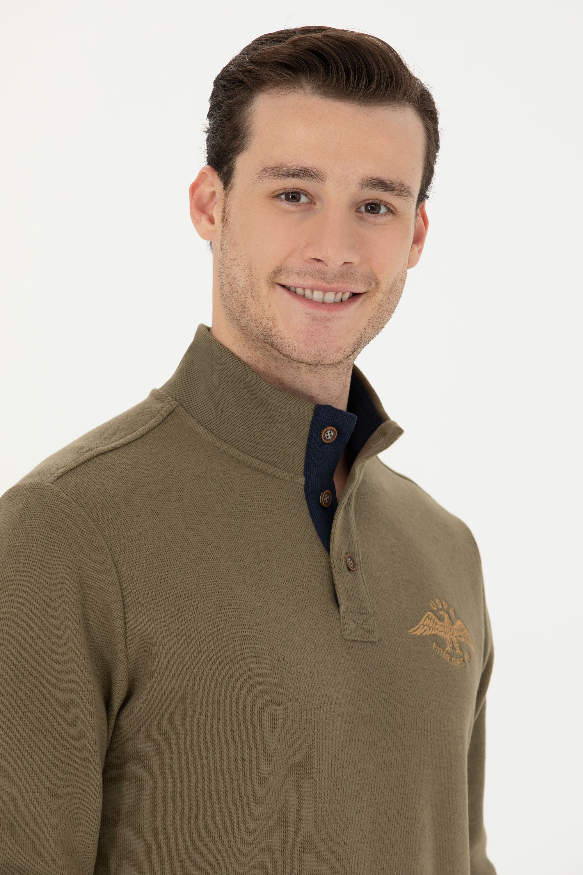 хаки-суитчър-8-1668573-1