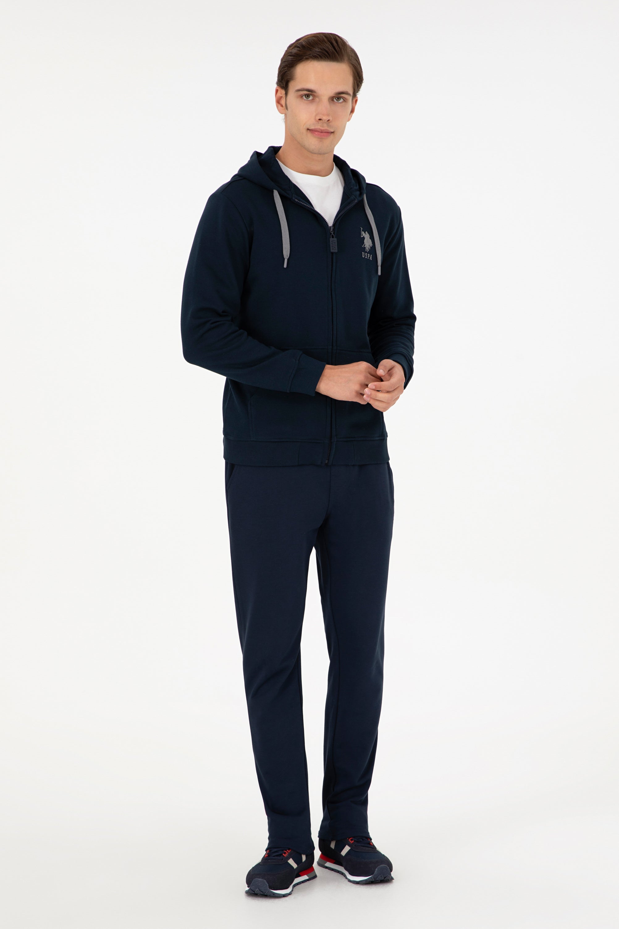 тъмно-син-суитчър-8-1926835-1