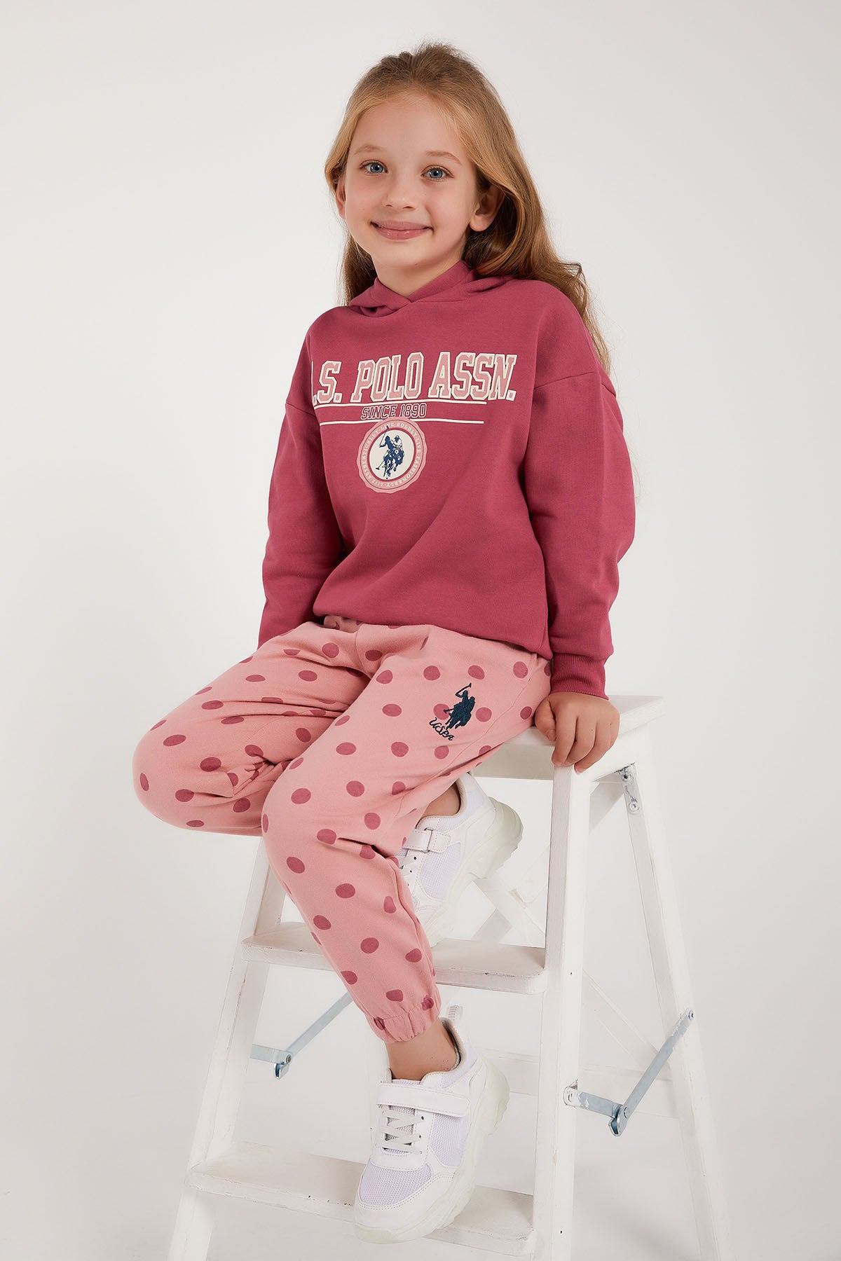 пепел-от-рози-спортен-екип-8-us1232-4