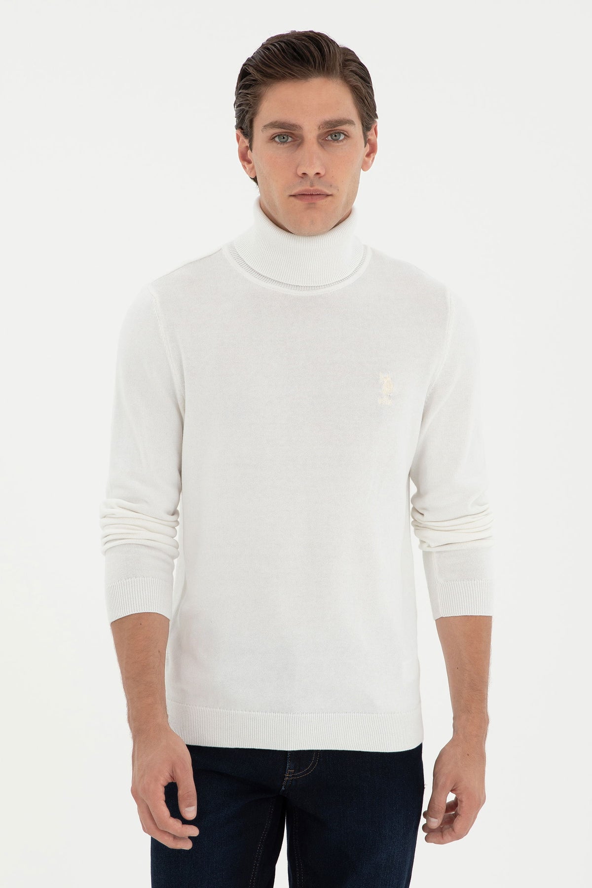 бял-пуловер-бейсик-8-1920888-1