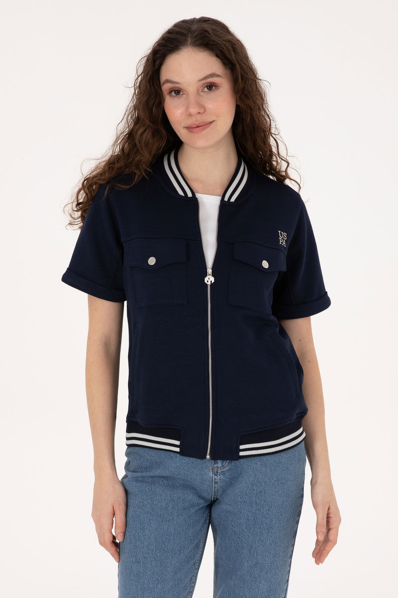 тъмно-син-суитчър-8-2240256-2