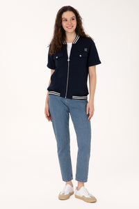 тъмно-син-суитчър-8-2240256-2